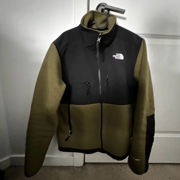The North Face Men's Dual-Tone Performance Jacket - Picture 1 of 2